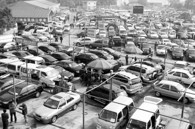 武汉汽车过户多少钱?车主亲述费用流程,避免担责风险