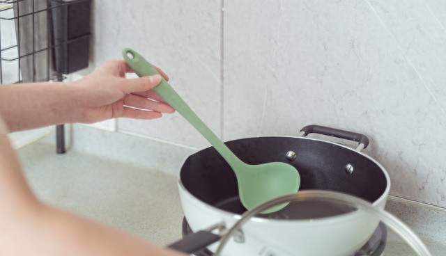 30年传家锅上市时间难?多角度解读企业坚持与抉择——传承与变革的双重压力