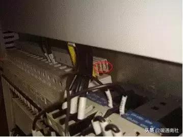 电气柜布局规范_小母线端子_电气元件安装要求