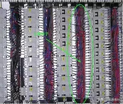 电气柜布局规范_电气元件安装要求_小母线端子