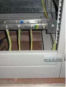 小母线端子_电气元件安装要求_电气柜布局规范