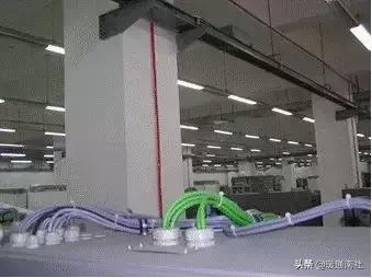 电气元件安装要求_小母线端子_电气柜布局规范