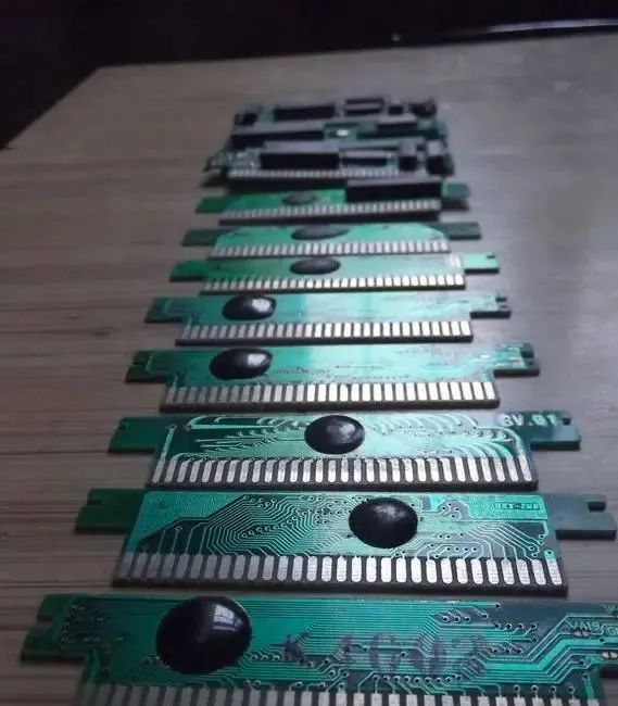 黑色手柄的小霸王_小霸王破产故事_小霸王童年回忆