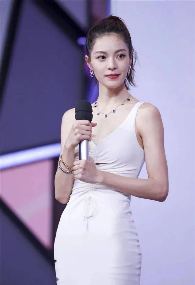 美人肩四大标准及自测方法,轻松get明星同款,驾驭各类衣服